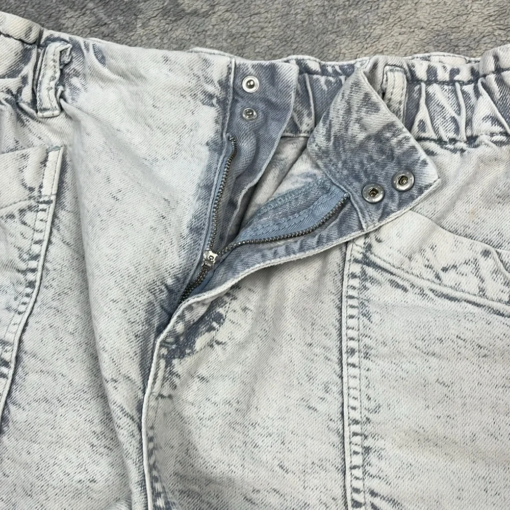 By Anthropologie Acid Wash Whitewash Denim Stretch Waist Paperbag Shorts Sz 8
